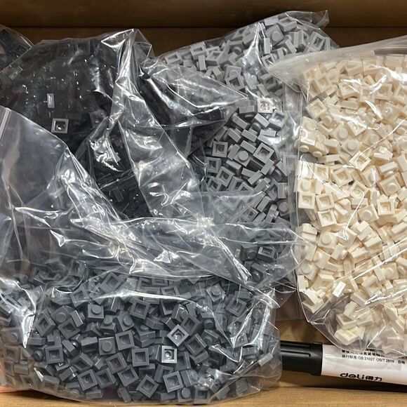 Personalized mosaic bricks 3800 single space tiles in four colors.  Legomaniacs - Picture 3 of 13